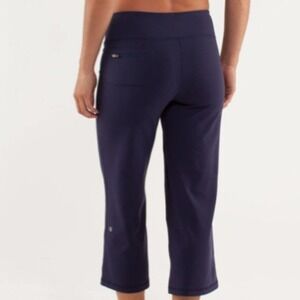 Lululemon Relaxed Fit Crop II Cropped Pants Leggings Athletic Deep Indigo size 4